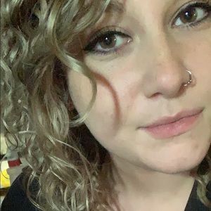 Meet your Posher, Alexandra